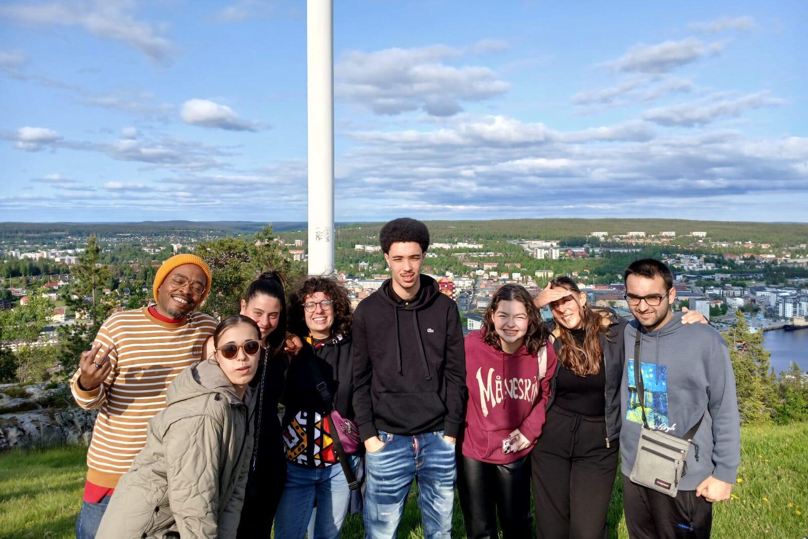 tot el grup de St Tomàs amb el prof. de dansa