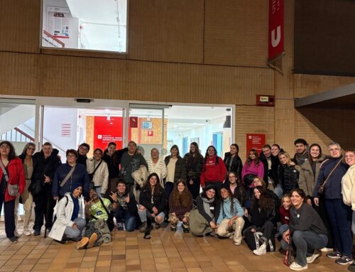 Persones vinculades a Sant Tomàs i estudiants de la UVic comparteixen reptes